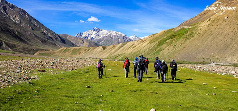 Hampta Pass Trekking Tour