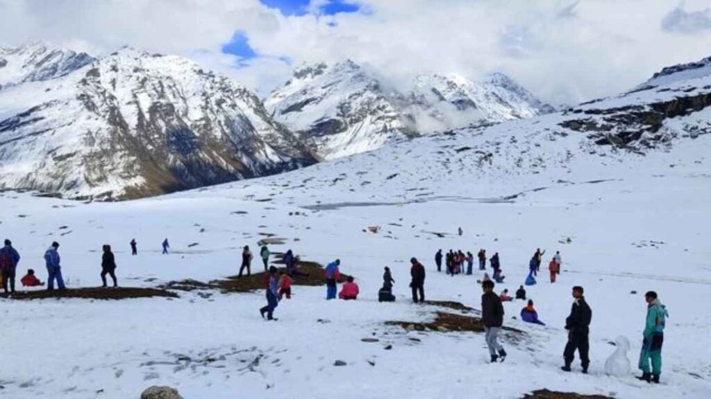 Manali to Rohtang Pass distance 